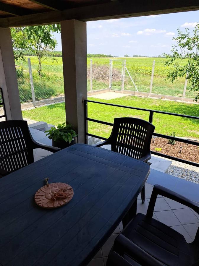 Grapeline Guesthouse Chotin Zewnętrze zdjęcie
