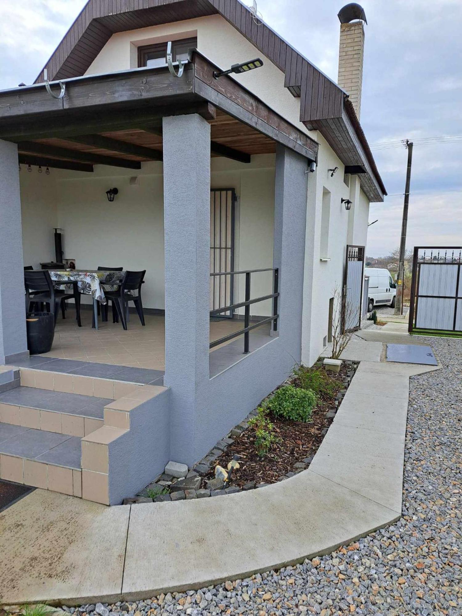 Grapeline Guesthouse Chotin Zewnętrze zdjęcie